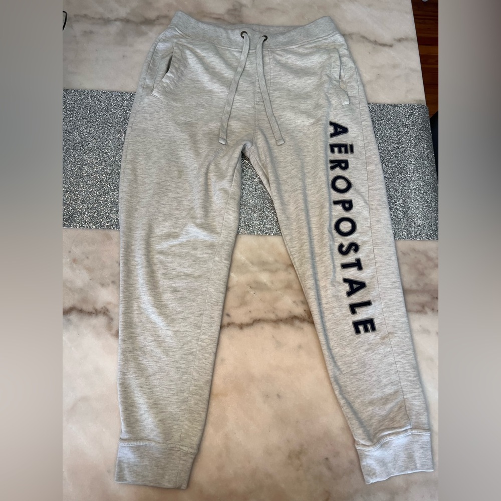 Aeropostale Sweats (Women’s Medium)